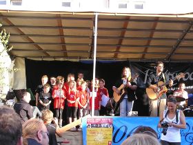 kinderchor und lightw.jpg